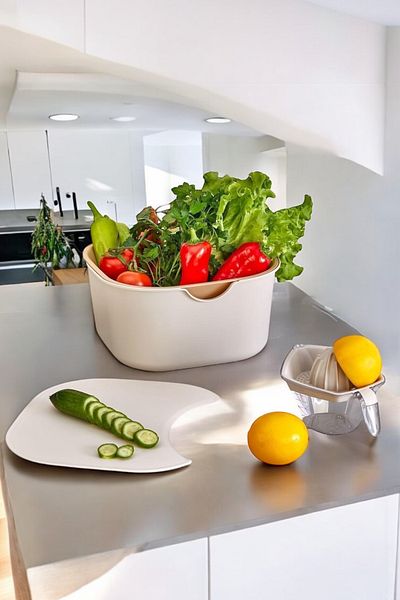 ray plastik Professional Preparation Set of 4. Cutting Board, Mixing Bowl, Strainer, Lemon Holder - White