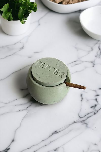 Ghogol Home Bonny Concrete Pepper Shaker |   Wooden Spoon