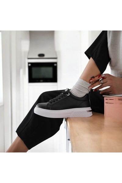 Jarrox Pantofi Simba, negru, cu talpă plată, cu detaliu de piatră, pantofi cu șireturi