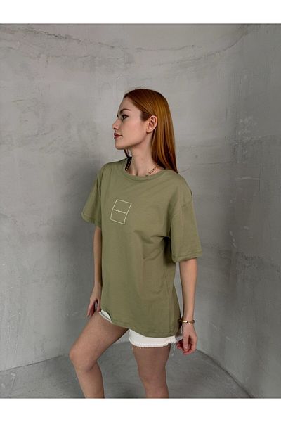 Cappmoda T-905 Χακί Μπλουζάκι με ανάγλυφο γράμμα με λαιμόκοψη