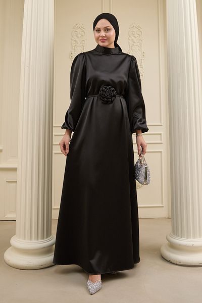 InStyle Rochie din satin neagră cu detaliu trandafir