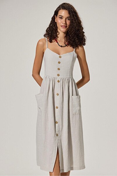 White By Nature فستان رمادي كوكو بأزرار