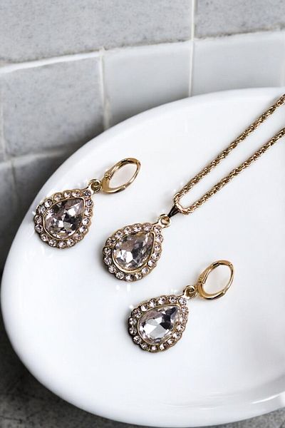 EUROMODA Zircon Stone Drop Design Necklace and Earring Jewelry Set