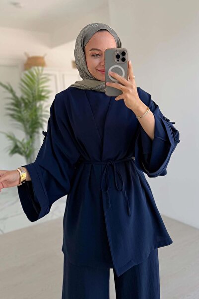 Ka Hijab Костюм з бантиками на рукавах і краватками темно-синій