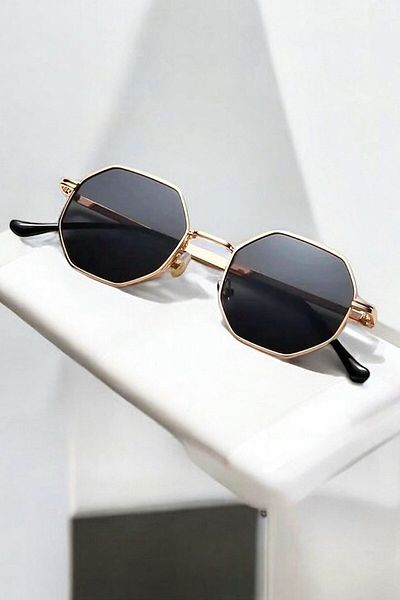 Chunky Frame نظارة شمسية هندسية باللون الأسود للجنسين