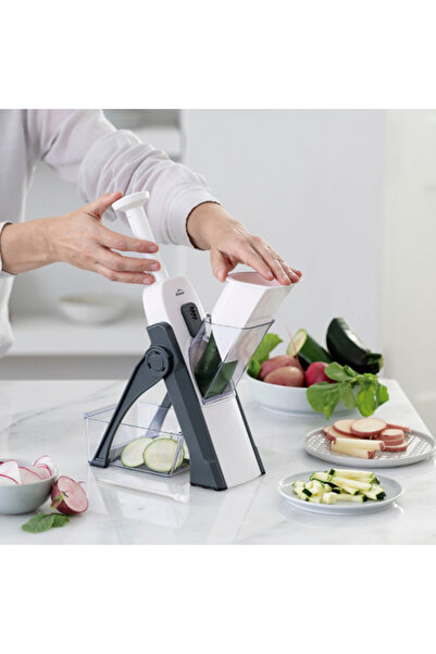 Lacor Vertical mandoline grater with 4 cutting blades