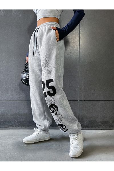 PENTHİLUS Lace-Up Waist Sweatpants with Skull and Letter Graphic