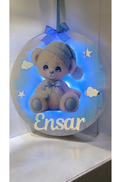 Yavuz Süs İsme Özel Mavi Ayıcık Dekorlu Işıklı Pleksi Kapı Süsü