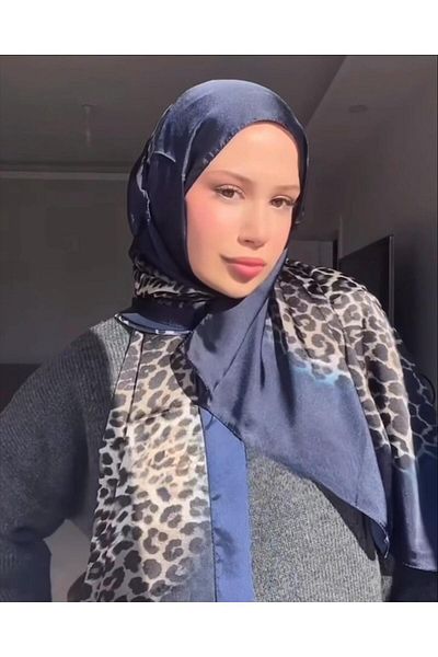 Organic Scarfs شال حرير فوال منقوش من جاكوار مستورد من Inci Dükkan - أزرق داكن