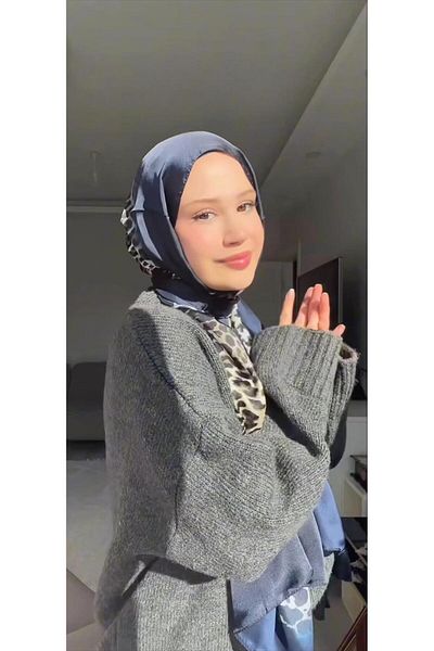Organic Scarfs شال حرير فوال منقوش من جاكوار مستورد من Inci Dükkan - أزرق داكن