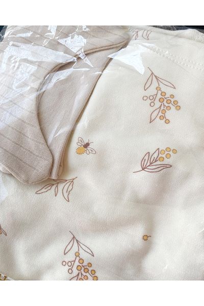 Pear Wear Baby Girl Bee Patterned 3-Piece Hospital Release 100% Cotton Baby Set