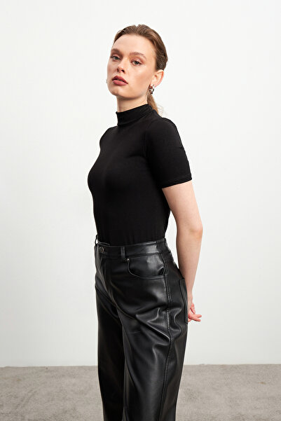 Bipantolon Γυναικεία Μαύρη Κρέμα 2 Πακέτο Κοντομάνικη Μπλούζα