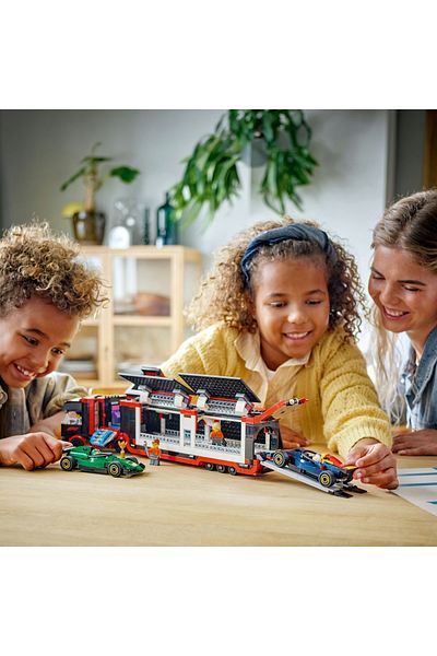 LEGO LEGO City set - F1 Truck with F1 RB20 and AMR24 cars (60445)