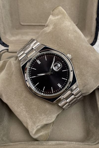 Leerybee Quartz Calendar Men's Wristwatch Nk-15