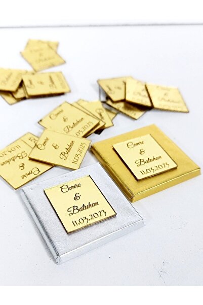 estölye 50 Adet Kare Çikolata Üzerine Gold Pleksi Isim