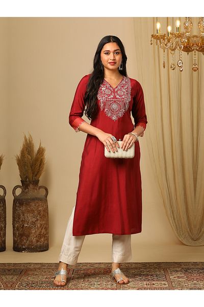 Globus By Styli Embroidered V-Neck Straight Ethnic Kurta