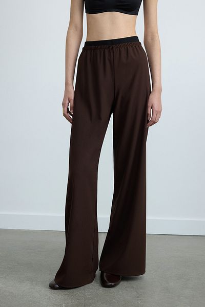Suud Collection Кафяви панталони от креп от полиран плат