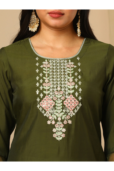 Globus By Styli Embroidered Round Neck Straight Ethnic Kurta
