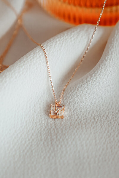 SEMİZ KUYUMCULUK 14 Ayar Altın Minimal Baget Taşlı Kolye