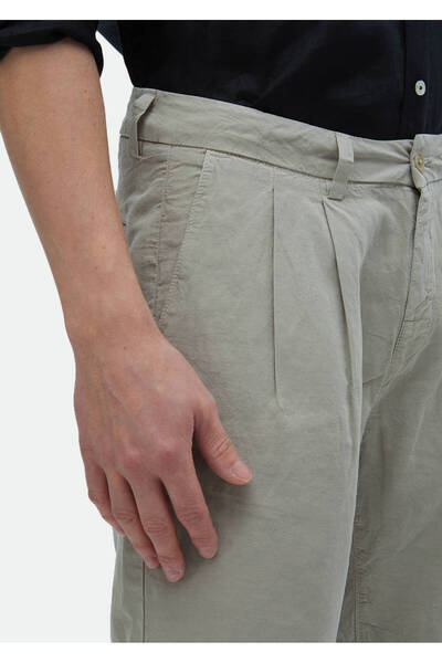 Ramsey Beige Casual Bermuda - 100% Cotton, Plain Woven Carrot Fit