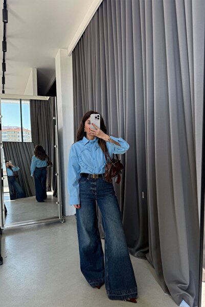 Özge Özgenç Heart Design Crop Shirt