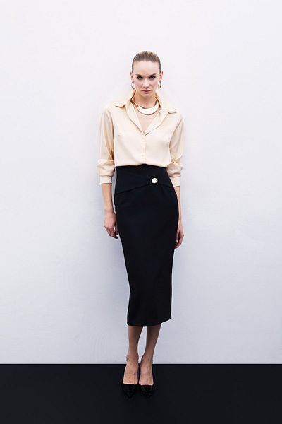 Sateen Buckle Detailed Pencil Skirt - Black