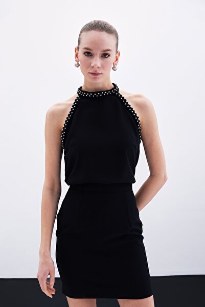 Sateen Aksesuar Detaylı Kolsuz Bluz - Siyah