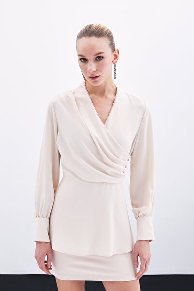 Sateen Бежева блуза з кружевом на комірі