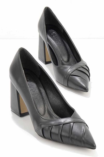 Bambi Black Women's Classic Heeled Shoes K01231303409