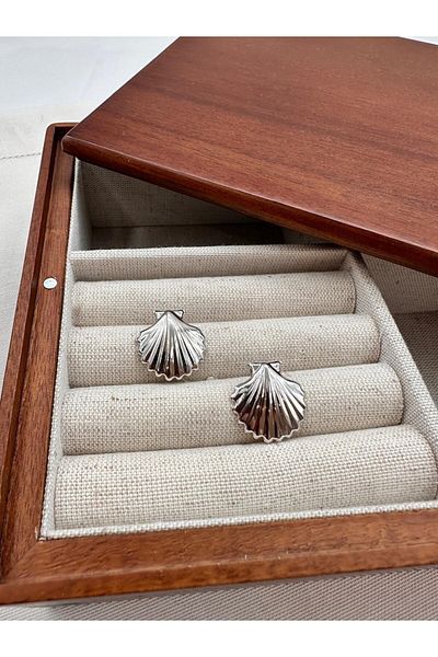 Jerie Mini Size Serrated Plate Oyster Earrings