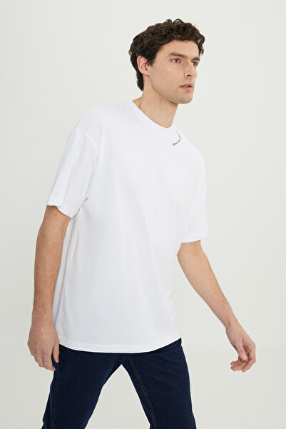 AC&Co / Altınyıldız Classics Erkek Beyaz %100 Pamuk Oversize Fit Rahat Kesim Bisiklet Yaka Baskılı Tişört