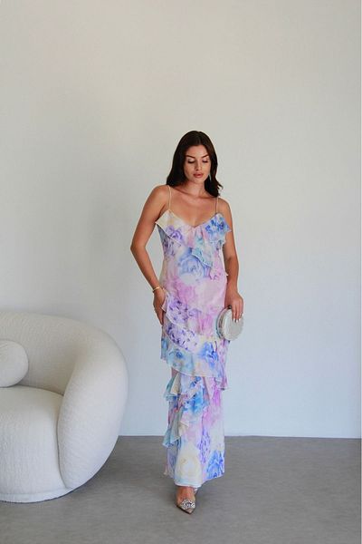 Julishop Μακρύ φόρεμα Premium με λιλά μπλε σχέδιο με λουράκι με βολάν με λεπτομέρεια