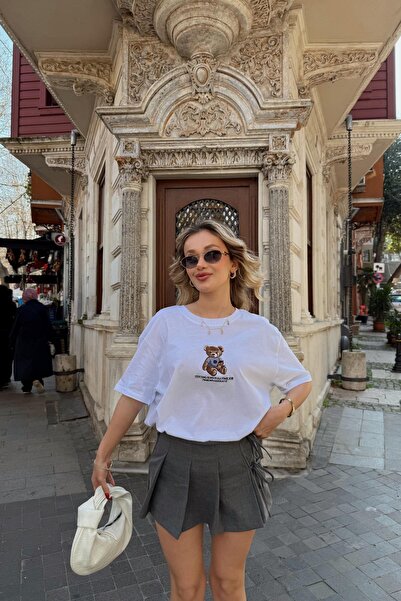 mylove تيشيرت تيدي مطرز باللون الأبيض