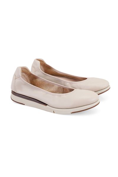 Desa Women's Beige Comfort Leather Ballerinas