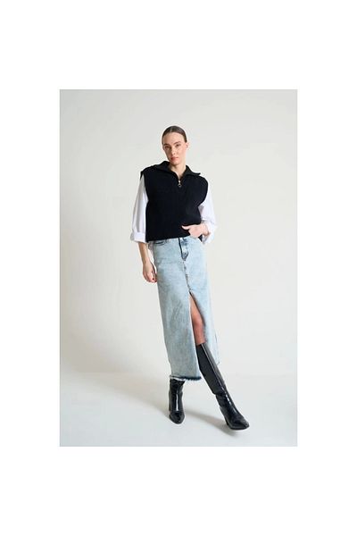 Qu Style Black Polo Collar Zippered Sweater Ts 231008