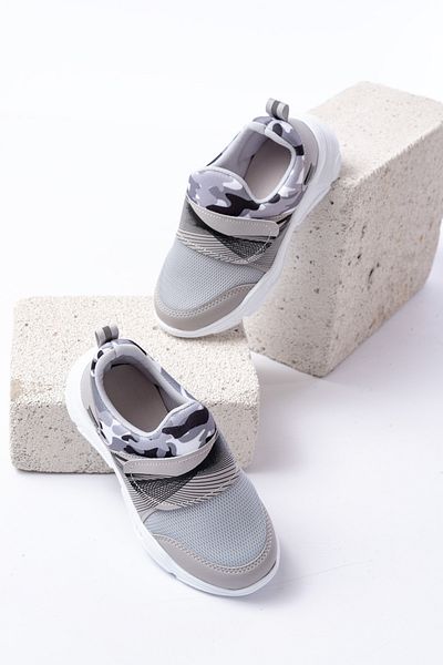 Slipcat Unisex Kids Laceless Comfortable Flexible Daily Sneaker Sports Shoes