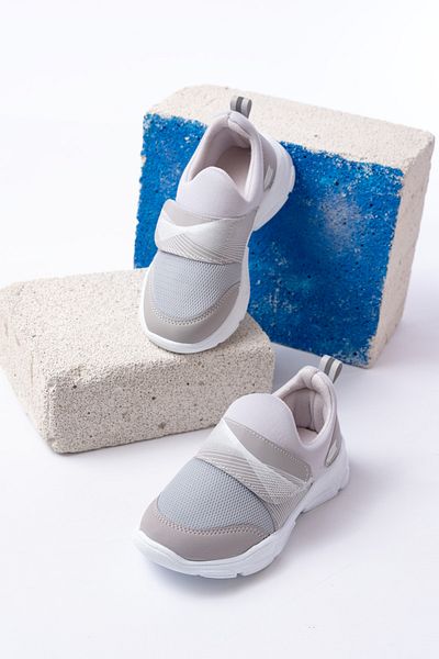 Slipcat Unisex Kids Laceless Comfortable Flexible Daily Sneaker Sports Shoes