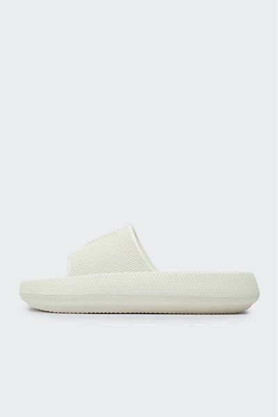 Guess Papuci de cauciuc Papuci albi pentru femei E4gz27wg5x0-mlk