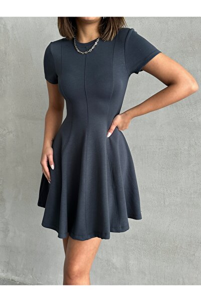 BEJNA Anthrazitfarbenes Damen-Minikleid aus weichem Stoff mit taillierter Passform