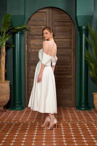 Lenta Wedding Beyaz Kol Detaylı Saten Midi Boy Nişan Ve Gece Elbisesi