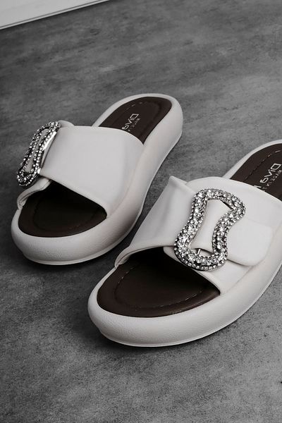 Lal Shoes & Bags Papuci de damă Sera cu cataramă cu piatră - crem