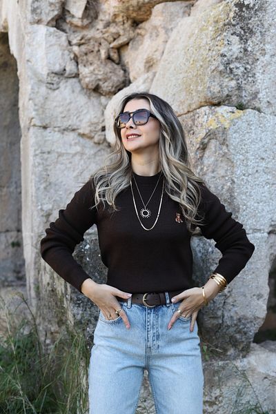 bytugcekaya Пуловер с щампа на горчиво кафе, стандартен размер