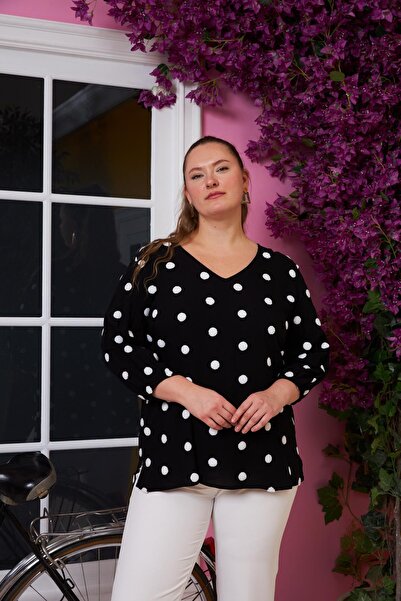 RMG Μπλούζα με πουά με λαιμόκοψη σε σχήμα V και σκίσιμο σε μεγάλο μέγεθος Μαύρη