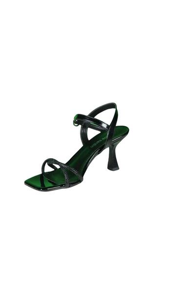 Pierre Cardin 52220 صندل نسائي