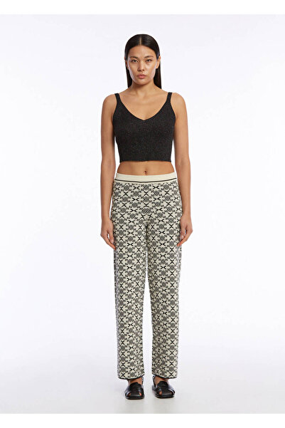 Knitss V-подібний чорний кроп-топ з трикотажу