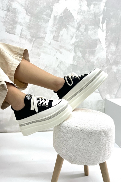 inizio Чорні жіночі кросівки з камінцями EW5030