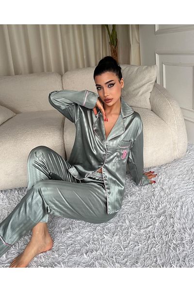 saviniboutique طقم بيجامة نسائي من SAVINİ Victoria بأزرار أمامية من الساتان وأكمام طويلة