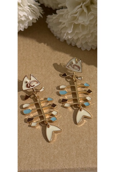 KAD COLLECTION أقراط متدلية على شكل سمكة