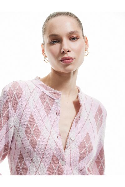Koton Diamond Patterned Round Neck Buttoned Crew Neck Cardigan