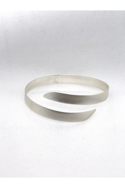 Sevilgülgünfinecrafts Simple and Stylish Arm-Cuff Pazu Bracelet